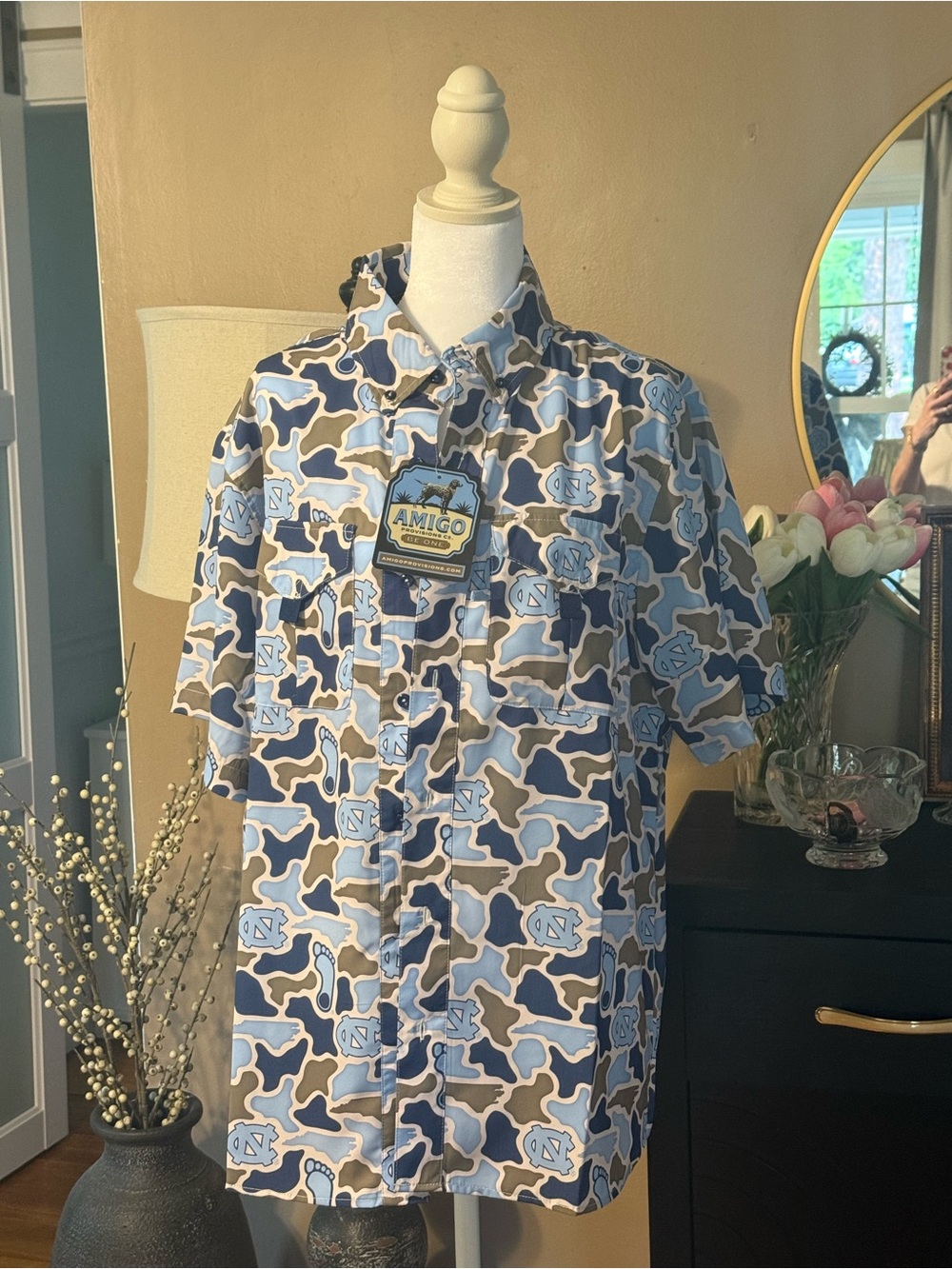 Amigo Provisions NC Tarheel Short Sleeve Button-Down Shirt Medium